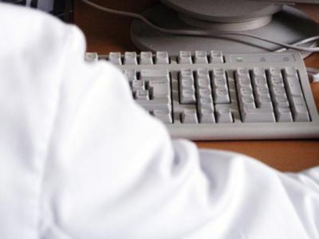 I Decreti Legge emanati, oltre a comprimere diritti inviolabili, quali il diritto al lavoro, fanno emergere anche una grave mancanza nell’informativa riguardante la procedura che debbono attuare i soggetti che hanno diritto all’esenzione alla vaccinazione, lasciandoli in balia dell’inefficienza delle Aziende Sanitarie locali